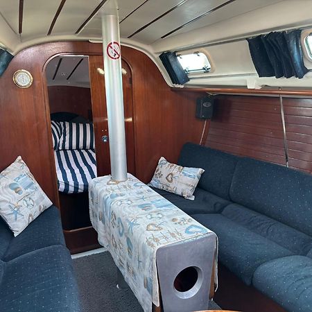 Barco A Vela Em Peniche - West Sailing Hotel Екстериор снимка